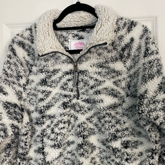 Cozy Sherpa Black and White Patterned Pullover - Picture 2 of 8